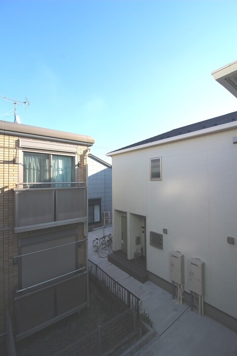 物件内観写真17　(室内からの展望)