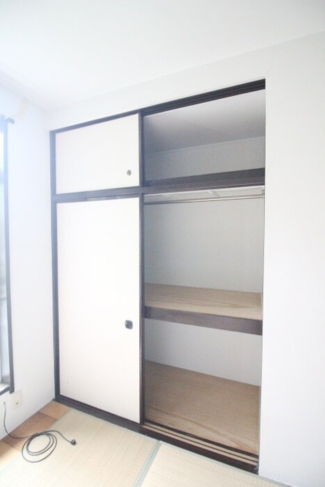 物件内観写真12　(収納)