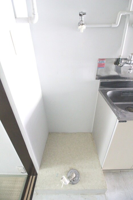 物件内観写真17　(洗濯機置場)