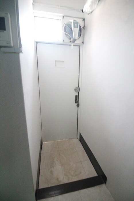 物件内観写真19　(玄関)