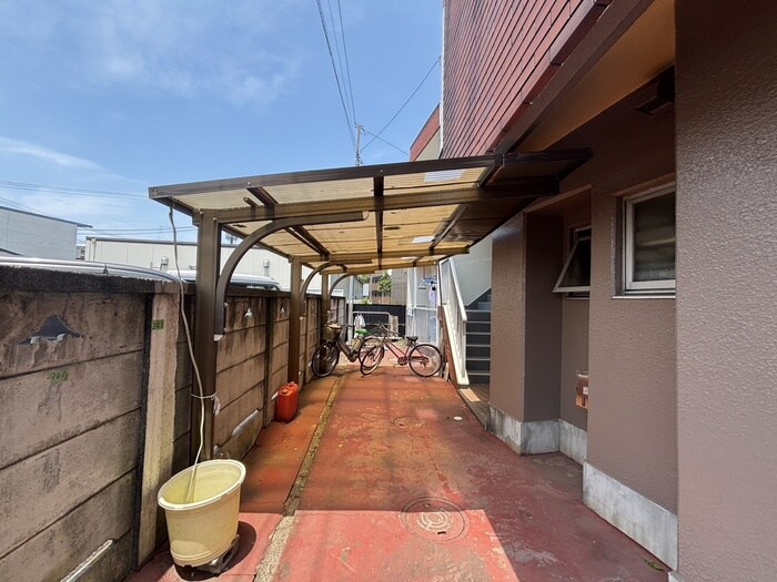 物件外観写真4　(駐輪場)