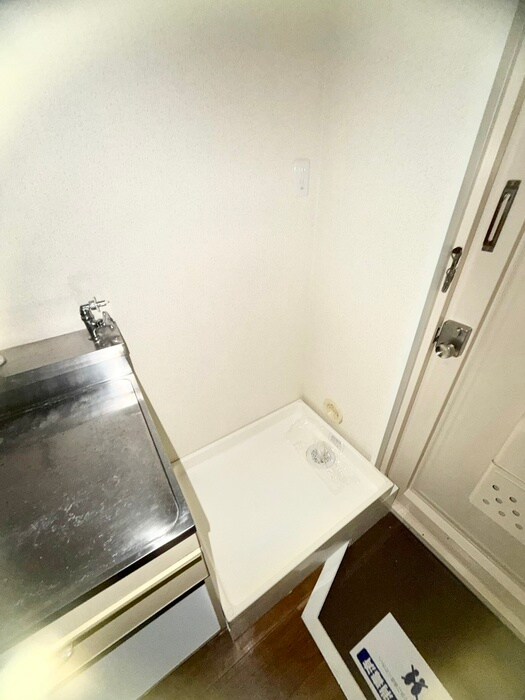 物件内観写真13　(洗濯機置場)