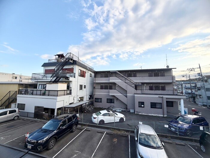 物件内観写真16　(室内からの展望)