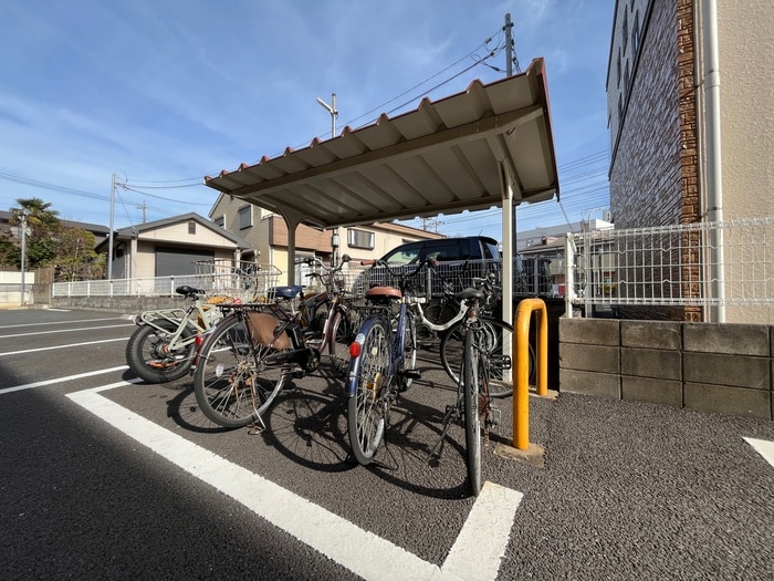 物件外観写真6　(駐輪場)