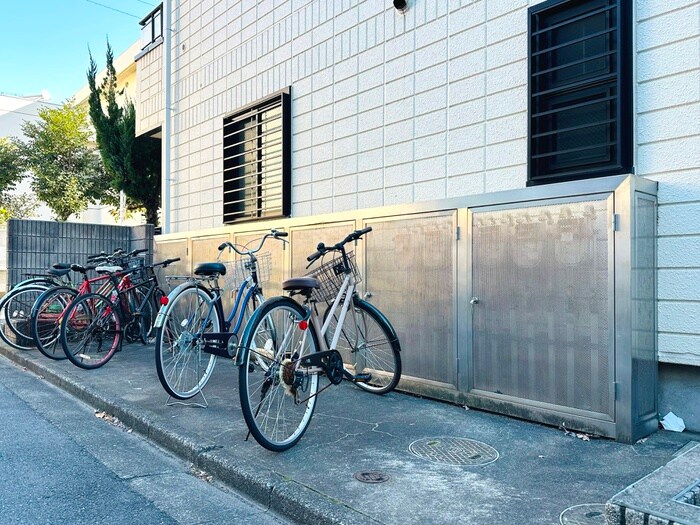 物件外観写真3　(駐輪場)
