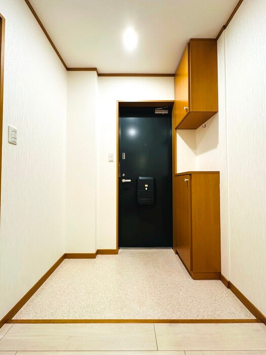 物件内観写真17　(玄関)