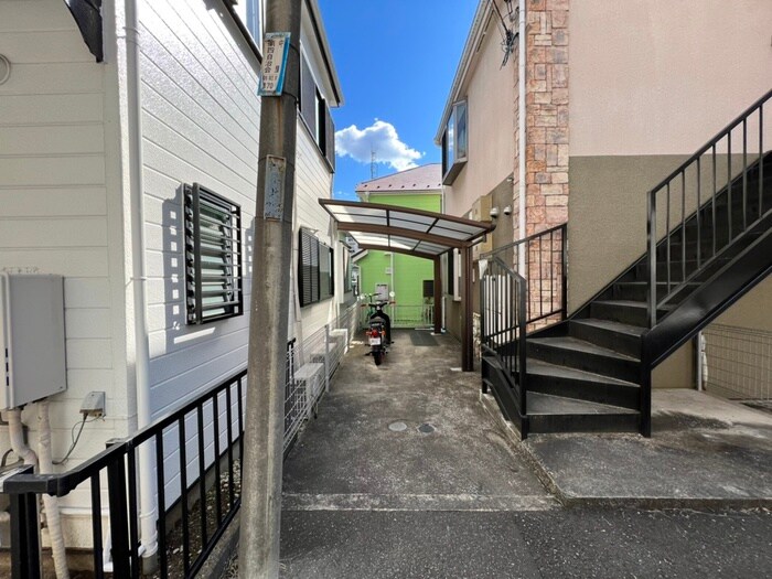 物件外観写真3　(駐輪場)