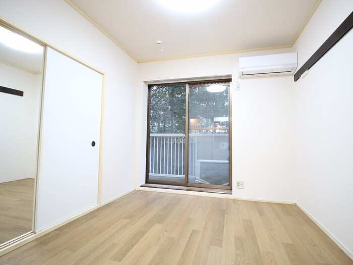 物件内観写真9　(居室)