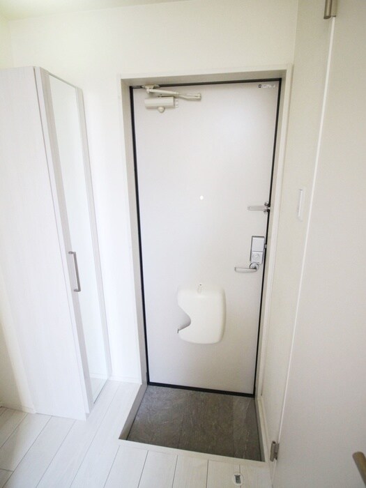 物件内観写真15　(玄関)