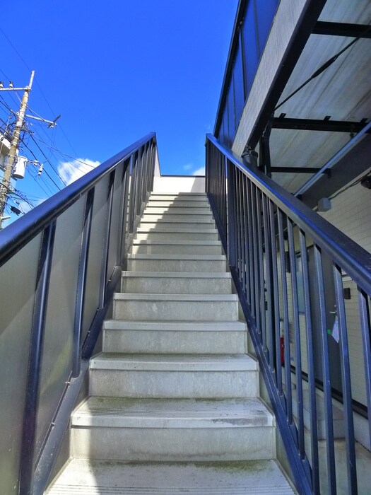 物件外観写真5　(エントランス部分)