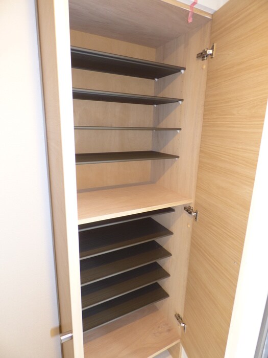 物件内観写真15　(靴箱)