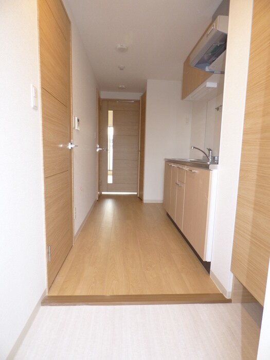 物件内観写真16　(玄関)