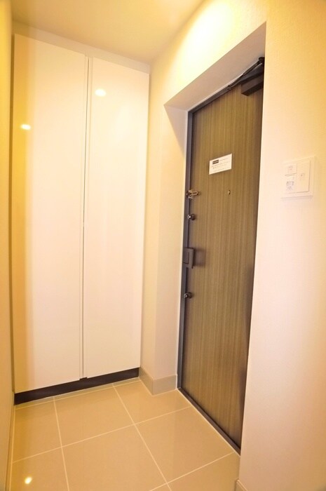 物件内観写真8　(玄関)