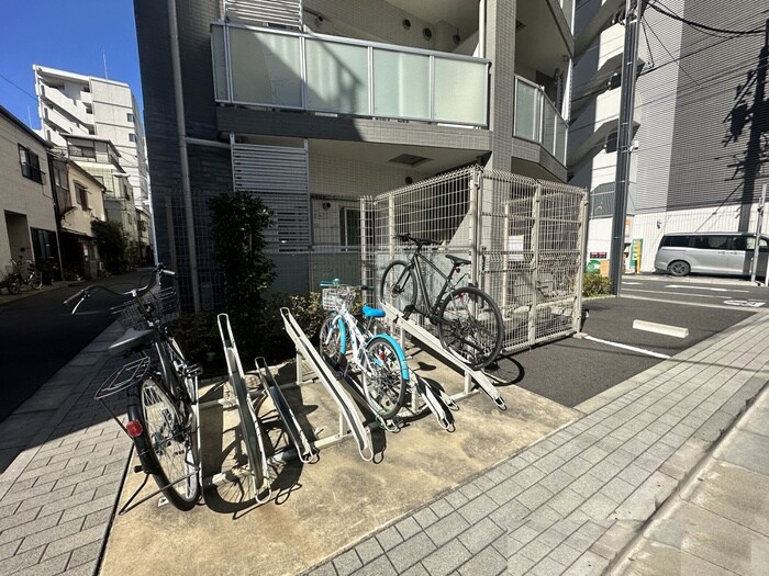 物件外観写真6　(駐輪場)