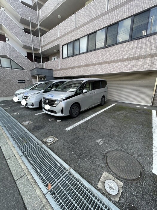 物件外観写真6　(駐車場)