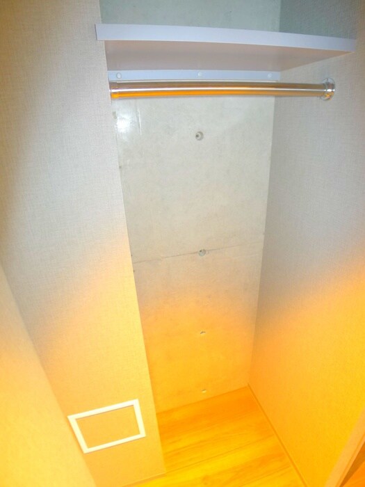 物件内観写真12　(収納)