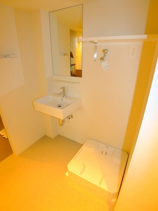 物件内観写真15　(洗濯機置場)