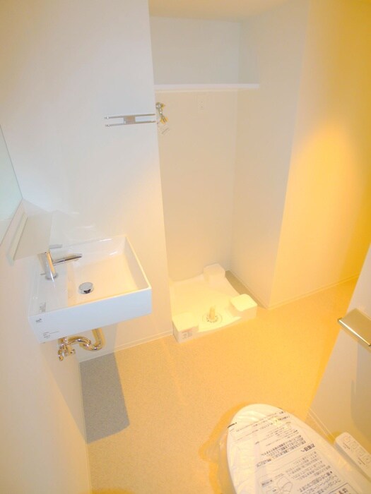 物件内観写真15　(洗濯機置場)