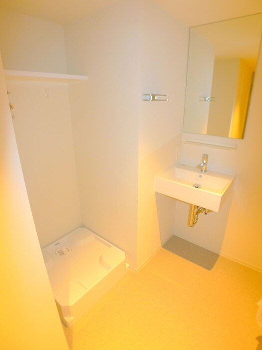 物件内観写真15　(洗濯機置場)