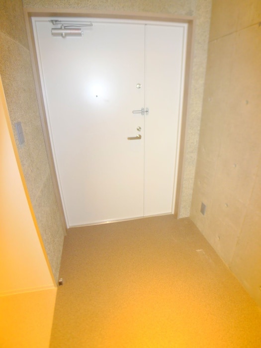 物件内観写真16　(玄関)