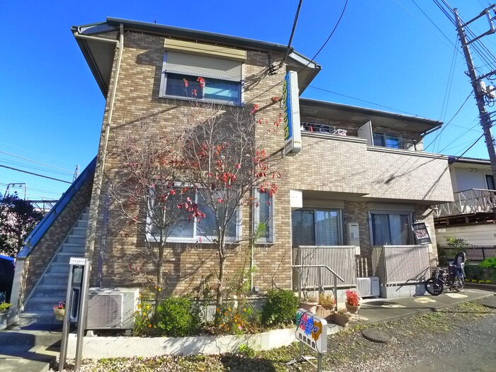 物件外観写真4　(エントランス部分)