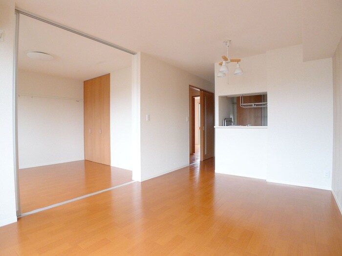 物件内観写真8　(居室)