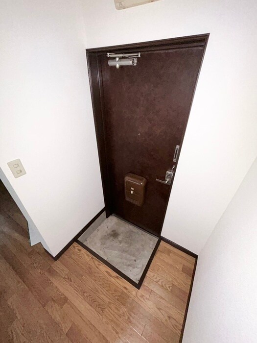 物件内観写真17　(玄関)