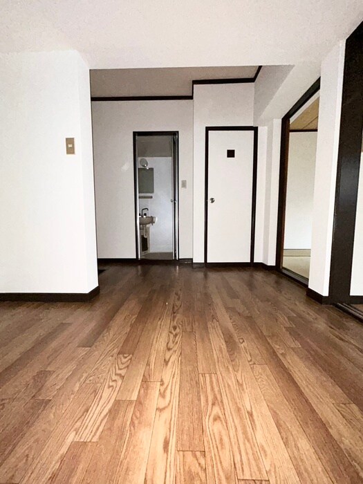 物件内観写真18　(廊下)