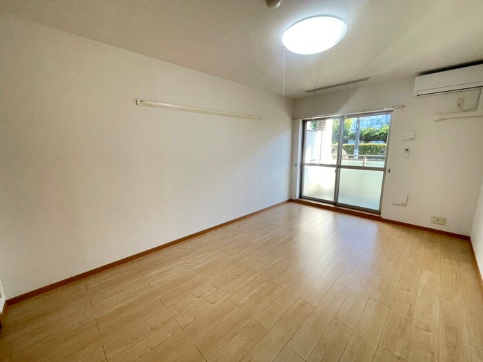 物件内観写真9　(居室)