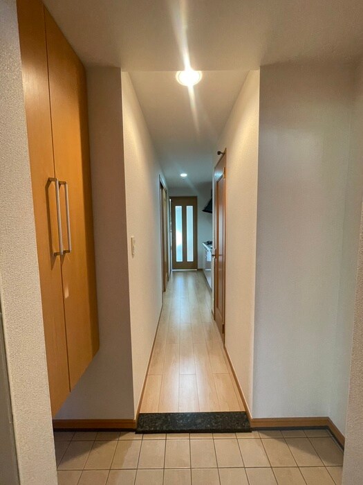 物件内観写真16　(玄関)