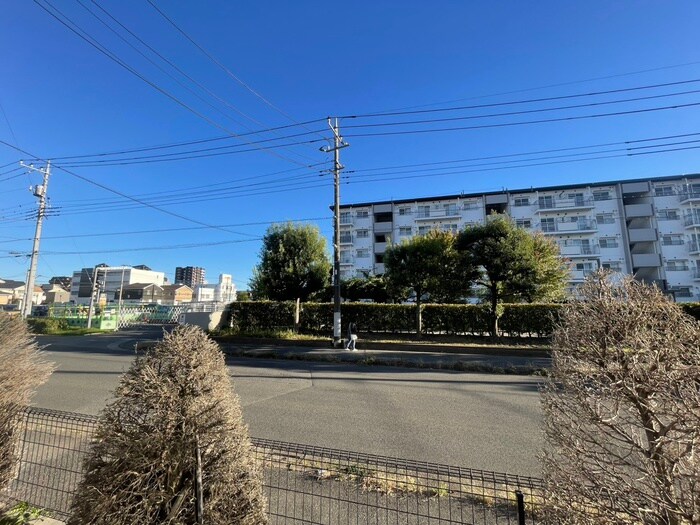 物件内観写真17　(室内からの展望)