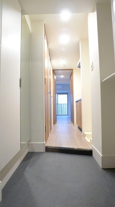 物件内観写真7　(玄関)