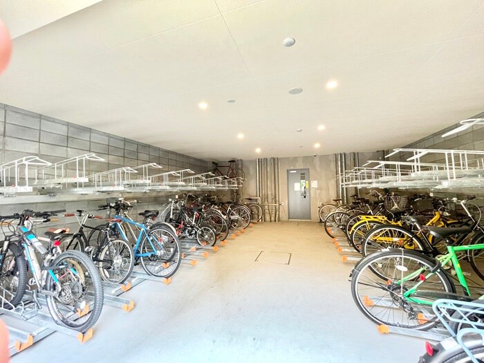 物件外観写真4　(駐輪場)