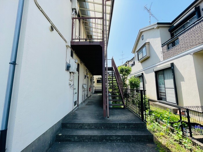 物件外観写真2　(エントランス部分)