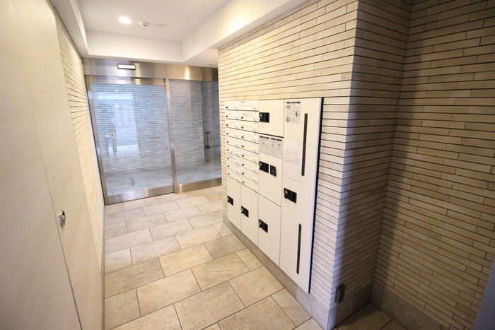 物件外観写真5　(エントランス部分)