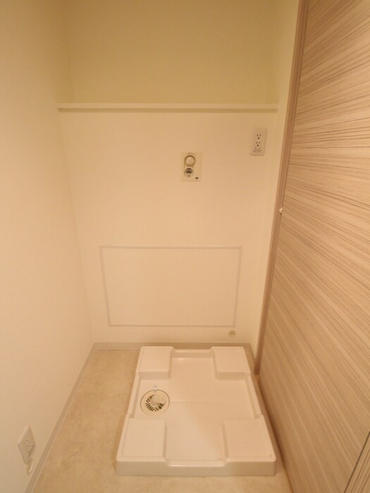 物件内観写真14　(洗濯機置場)