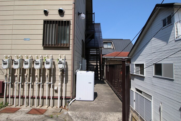 物件外観写真4　(エントランス部分)