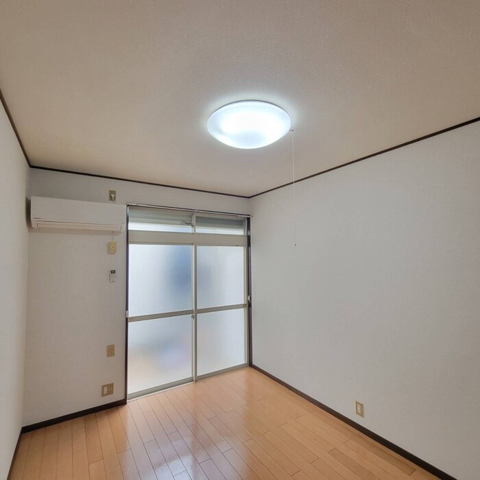 物件内観写真8　(居室)