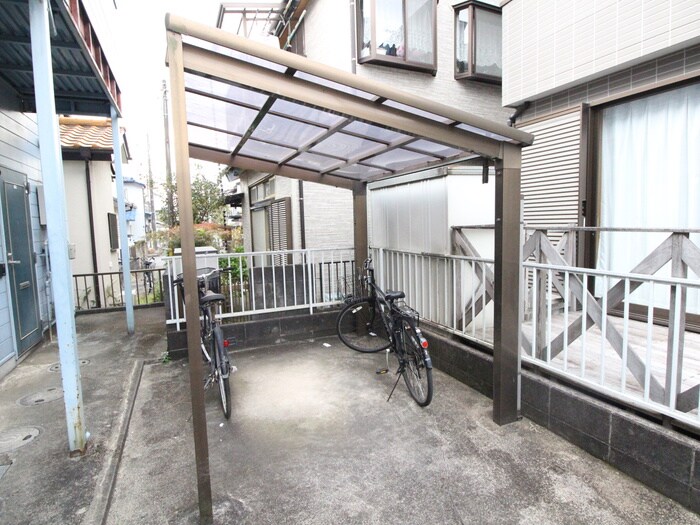 物件外観写真3　(駐輪場)