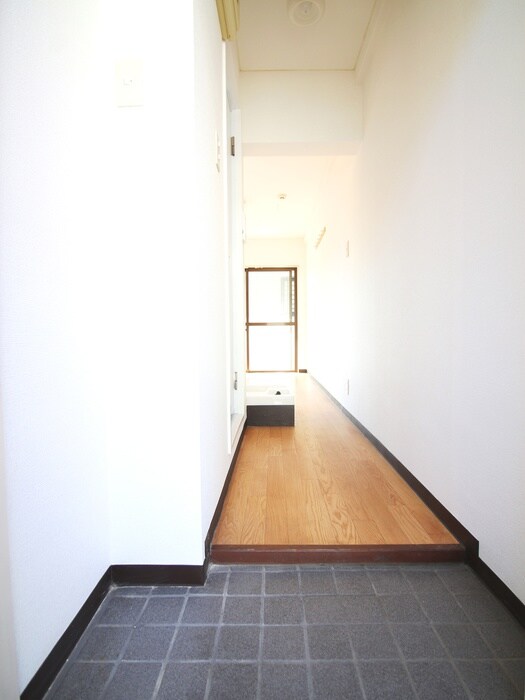 物件内観写真12　(玄関)