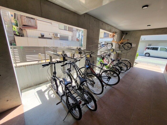 物件外観写真5　(駐輪場)