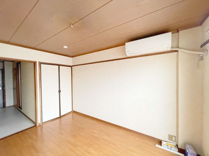 物件内観写真11　(居室)