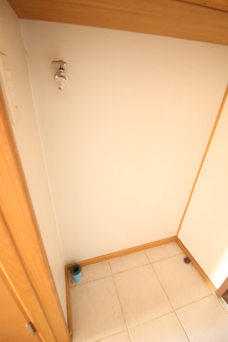 物件内観写真12　(洗濯機置場)