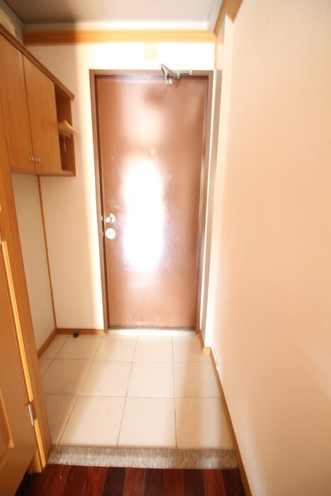 物件内観写真16　(玄関)