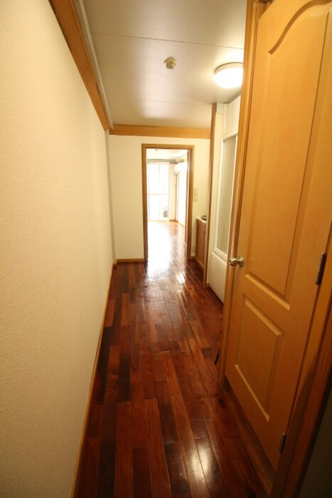 物件内観写真20　(廊下)