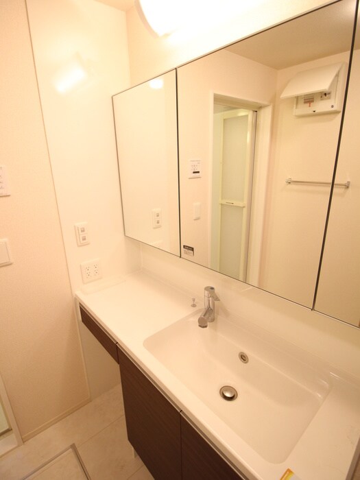 物件内観写真12　(洗面)