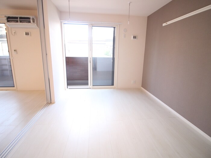 物件内観写真18　(居室)