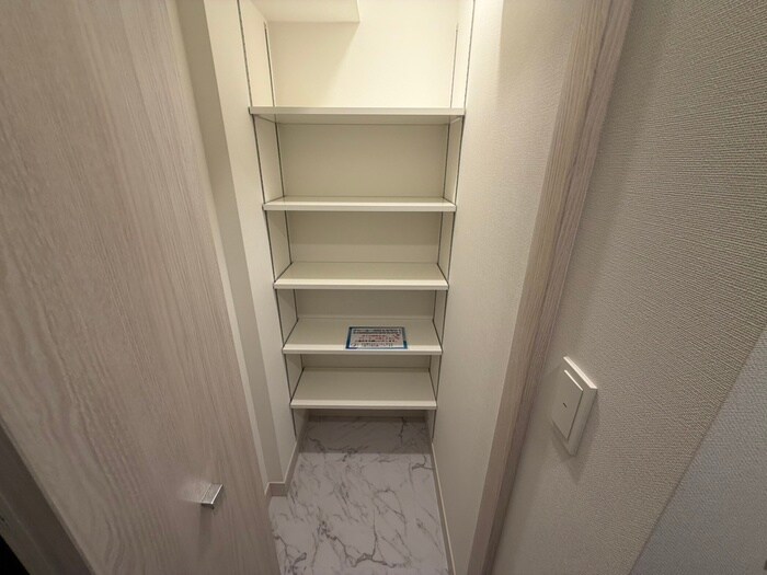 ｺﾝﾌｫﾘｱ・ﾘｳﾞ豊洲ｷｬﾅﾙの靴箱