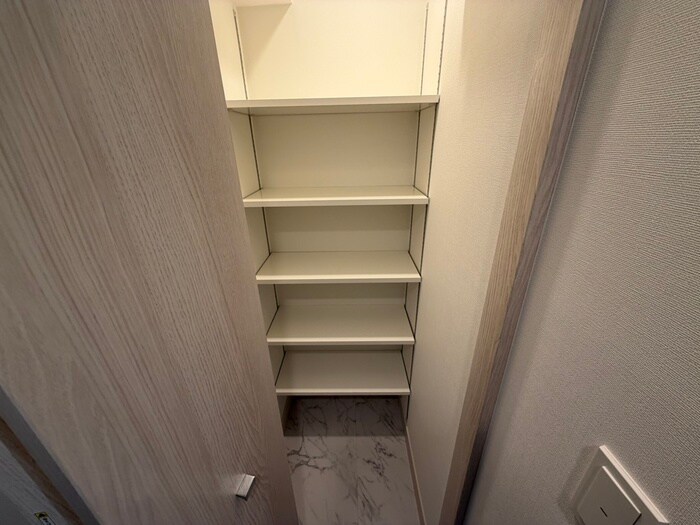 ｺﾝﾌｫﾘｱ・ﾘｳﾞ豊洲ｷｬﾅﾙの靴箱