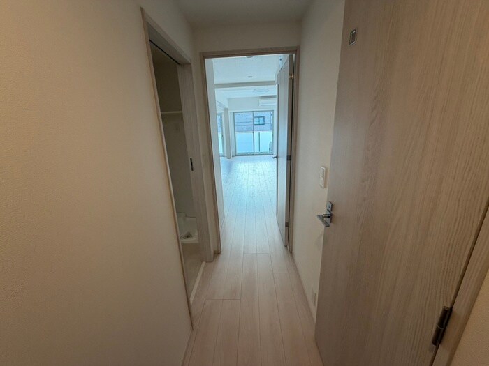 ｺﾝﾌｫﾘｱ・ﾘｳﾞ豊洲ｷｬﾅﾙの廊下